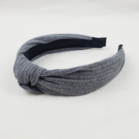 Non-Slip soft fabric knotted headband - Picture 2 of 9